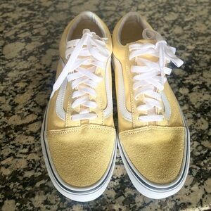 VANS Lowtop Yellow Sneakers Sz Men 8
